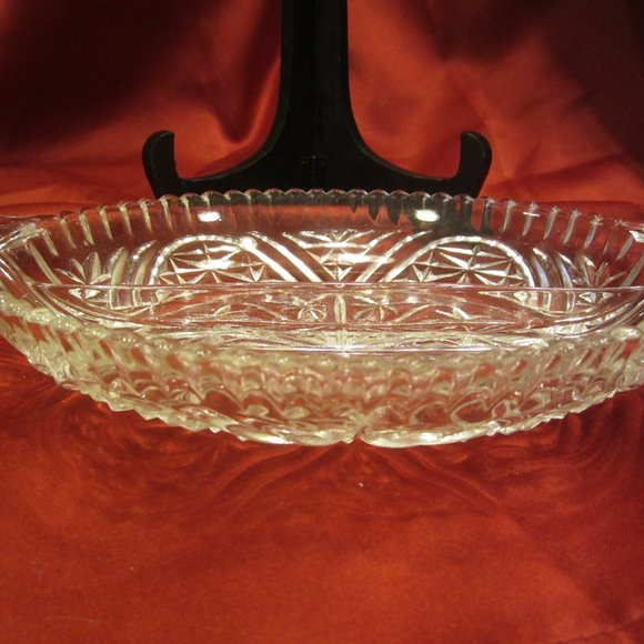 VTG PRESSED GLASS DIVIDED RELISH DISH, ANCHOR HOCKING - Picture 6 of 6